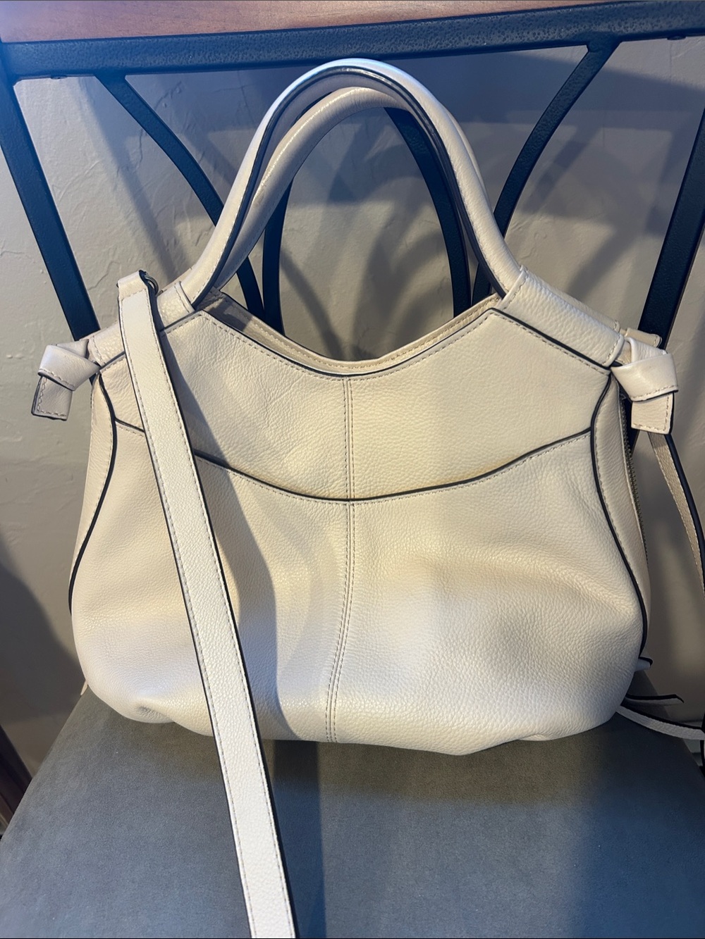 ANTONIO MELANI Cream Leather Shoulder Tote, 14x9